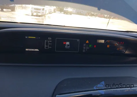 2018 Toyota Prius Prime Plus из США, поврежденный, VIN JTDKARFP0J3090801